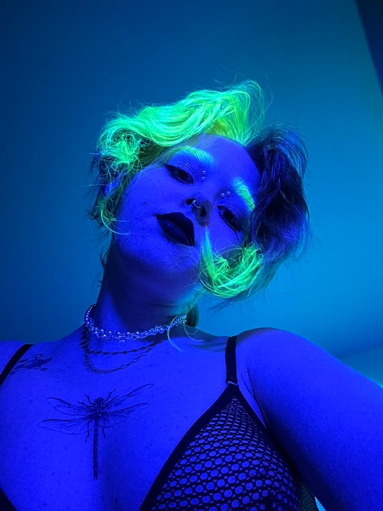 Loonástra