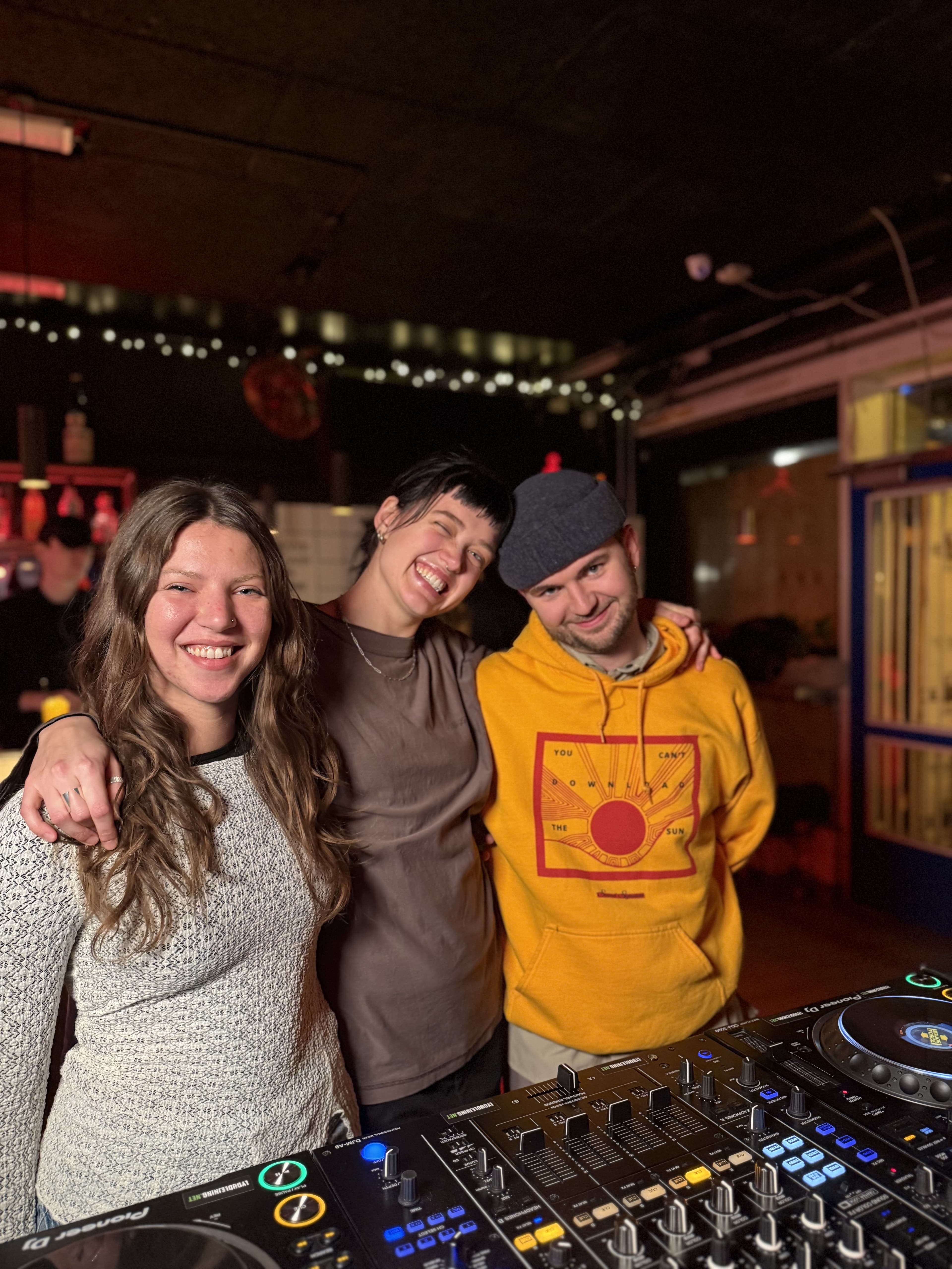 Connecting Points w/ Rosa Maluna b2b Nina b2b Dee Brown