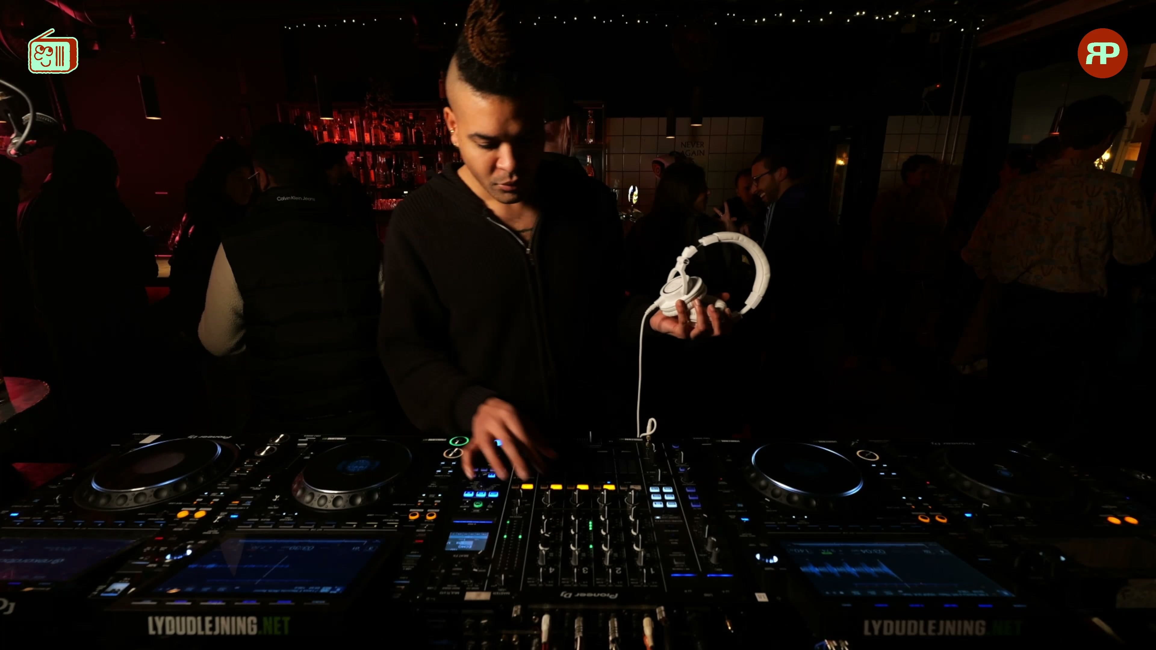 Masculina x dj g2g Takeover w/ Suzie The Cockroach